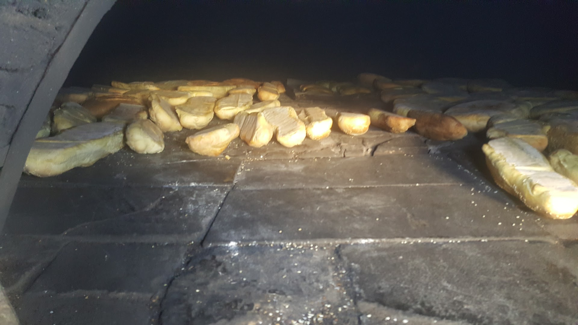 Bakery traditional style baked from wood · Φωτογραφίες 6